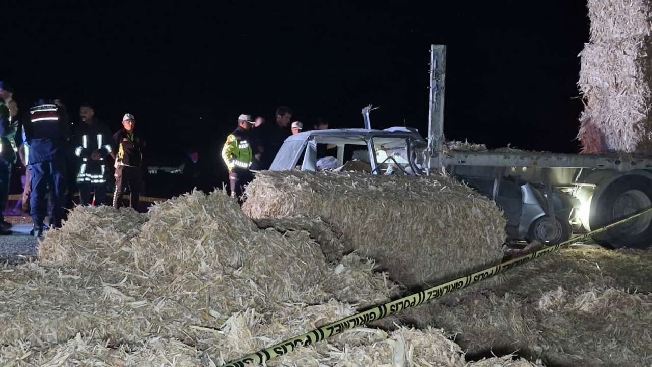 TIR’a çarpan otomobil Orhan Şahin ve karısına mezar oldu 4